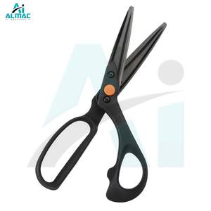 Ciseaux de tailleur en acier inoxydable ALMAC avec poignée confortable et longues lames pour des coupes de tissu propres et droites - Product Image 1