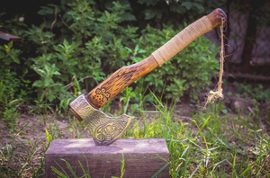 Hache Viking gravée Viking faite à la main avec gaine en cuir pur - Product Image 3