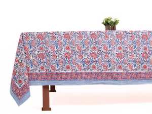 Mantel y juego de mantelería con diseño floral en azul paloma y rosa flamenco sobre fondo blanco, estampado a mano, regalo para mamá - Product Image 4