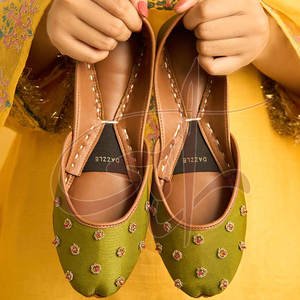 Best Selling Women <b>Khussa</b> High Quality Anti-Slippery Genuine Leather Upper Raw Silk Lining Customizable Outdoor Footwear - Product Image 3