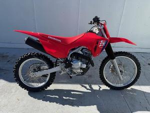 Motocicleta Todoterreno CRF300F 2026, Origen California, Velocidad Máxima Superior a 80 km/h - Product Image 3