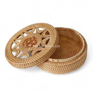 Boîte de rangement en rotin naturel tissée à la main par des artisans vietnamiens pour organiser les articles ménagers et l'usage décoratif à la maison - Product Image 1