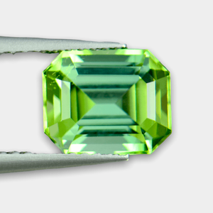Turmalina Verde Natural de Corte Esmeralda Excelente de 2.54 CT, Sin Tratamiento, Proveniente de Afganistán, 18.6x7.5x5.5mm - Product Image 2