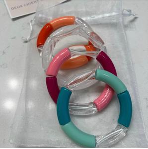 La mejor pulsera de moda de resina de calidad premium hecha a mano, exagerada, recién diseñada para uso en fiestas - Product Image 1