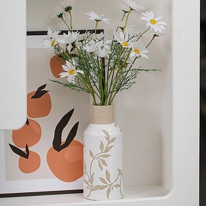 A la venta, jarrón de flores de cerámica blanco y beige, hermosa maceta decorada con flores pintadas para sala de estar y sala de estudio - Product Image 4