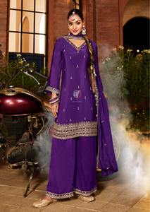 Costume de Salwar pakistanais de luxe super élégant avec broderie lourde et impression numérique disponible en vrac - Product Image 4
