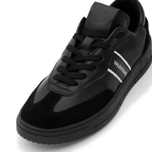 Pour les baskets de style basketball Valentino Saturno Total Black - Product Image 5