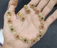 Primer Lanzamiento: Conjunto Clásico Étnico de Collar y Pendientes para Novia, India Pakistán, Latón con Detalles de Perlas, Acero Inoxidable, Plata y Cristal