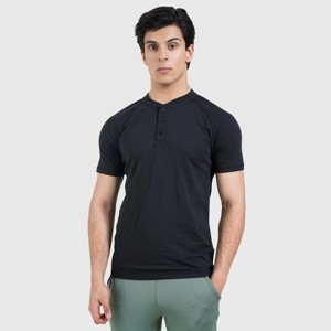 T-shirt à manches courtes en tricot épais noir à motif uni avec impression graphique compressée par sérigraphie et méthodes d'impression par sérigraphie - Product Image 1