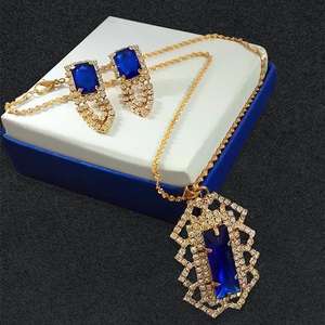 Kriaa Fine Jewelry Set 1202804 Pendentif en pierre autrichienne bleue avec placage or - Product Image 1