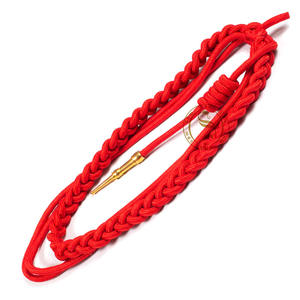 Aiguillette rouge sur mesure de haute qualité avec pointe dorée pour uniformes Fuerzas Armadas par Super Badges Company - Product Image 1