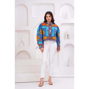 เสื้อแจ็คเก็ตผ้าฝ้ายลายดอกไม้สีน้ำเงินสำหรับผู้หญิง แบบสองด้าน สไตล์บอมเบอร์ วาร์ซิตี้ โบโฮ พิมพ์ลายด้วยมือ ตกแต่งด้วยหนัง สำหรับฤดูใบไม้ผลิและฤดูใบไม้ร่วง - Product Image 2