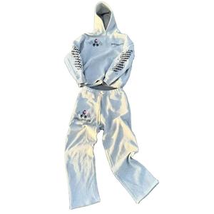 Ensemble de survêtement personnalisé pour homme - Sweat à capuche et pantalon de jogging coupe classique, impression sérigraphiée, détails en strass, vêtements de sport tendance - Product Image 1