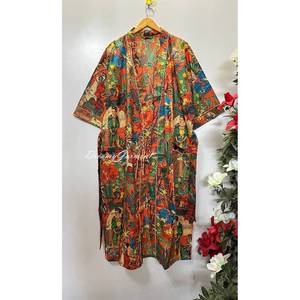 Bata Kimono de Algodón Hecha a Mano para Mujer, Estampado Tradicional, Silueta Holgada - Product Image 1