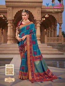 Último diseñador Dola Silk Patola Impreso Saree Por Fab Zone - Product Image 4