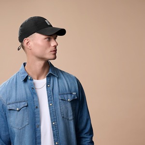 Chapeaux de baseball de marque pour hommes avec logo brodé en 3D Matériau solide en nylon noir uni Conception d'étiquettes tissées Casquettes de numéro de modèle - Product Image 2