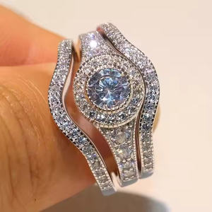 Anillo de diamantes de moissanita totalmente helado, joyería hecha a mano para boda o fiesta, estilo Hip Hop elaborado en oro blanco de 10kt - Product Image 2