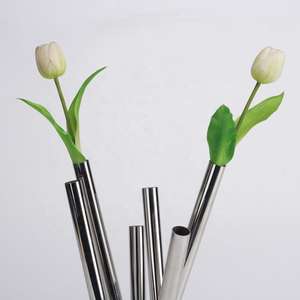 Florero Minimalista de Tubo Metálico con Acabado Pulido para Decoración Floral en Interiores de Hogar, Oficina, Hotel, Eventos y Mesas - Product Image 2