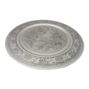 Venta caliente martillado decorativo cargador placas mejor diseño hecho a mano niquelado clásico forma redonda para el hogar Hotel café uso - Product Image 5