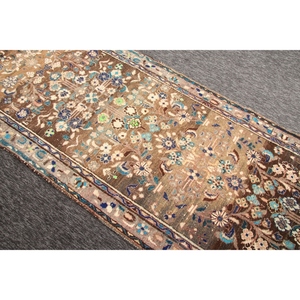 Tapis turc vintage, petit tapis 3,4x13,1 pieds, marron géométrique avec éléments floraux - Product Image 4