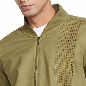 Chaquetas con estampado de logotipo personalizado para hombre, al por mayor, de alta calidad, estilo inflado, a la última moda, de gran tamaño, para invierno - Product Image 4