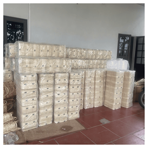 Panier de pique-nique en bambou tissé à la main avec sangle en cuir pour l'emballage de pique-niques en plein air et l'affichage de paniers-cadeaux Vietnam - Product Image 2