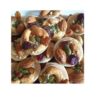 Saborea el sabor tostado de anacardos, almendras, semillas de calabaza y sésamo mezclados en un crujiente para el máximo disfrute - Product Image 5