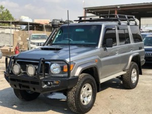 Toyota LandCruisers nouvellement d'occasion Hard Top Volant à droite VOITURE D'OCCASION - Product Image 5