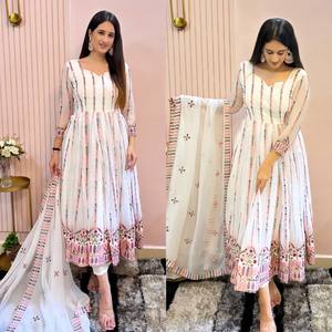 Diseñador indio y pakistaní Faux Georgette Pishwas con borde de encaje bordado de secuencia para Dupatta bordado de fiesta - Product Image 3
