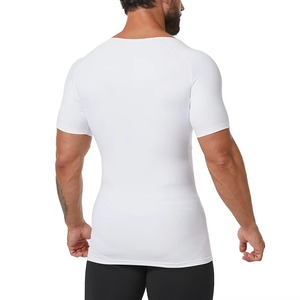 T-shirt de compression pour homme en gros personnalisé, manches courtes, vêtement de sport de base, couche de compression respirante et anti-transpiration, rash guard - Product Image 4