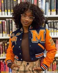 Veste d'hiver pour femmes de la meilleure qualité, élégante, personnalisée, design universitaire court avec col montant, nouveauté pour les filles - Product Image 1