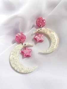 Hand-Painted Dhokra Resin Earrings, Artistically Crafted Statement <b>Accessory</b> for Women | <b>Ethnic</b> Jewelry for All Occasions - Product Image 2