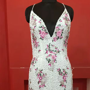 Vestido de Noche con Cuentas Bordadas a Mano en 3D, Estilo Simple con Logotipo Frontal y Cintura Imperio - Product Image 1