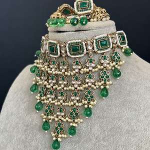 สร้อยคอโชกเกอร์สีเขียวมรกตจากซาเบียน - Product Image 5