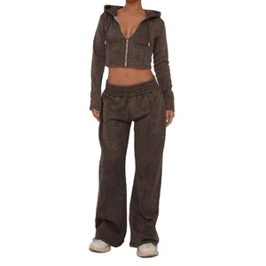 Sudadera con apliques de fabricante, conjunto de chándal con capucha y pantalones de chándal recortados con lavado ácido para mujer - Product Image 6