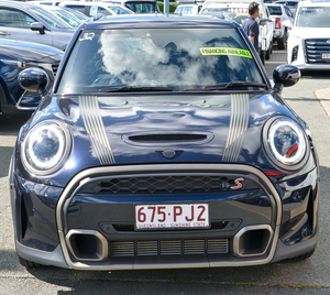 โปรโมชั่น (W&T) รถยนต์มือสอง ปี 2023 มินิ แฮทช์ คูเปอร์ เอส มินิ F55 ขับเคลื่อนล้อหน้า เครื่องยนต์ 2.0 ลิตร แฮทช์ (พวงมาลัยขวา) รถมือสอง - Product Image 1