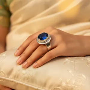 Anillo Clásico de Plata 925 con Zafiro Azul en Engaste de Bisel, Joyería Fina Unisex - Product Image 2