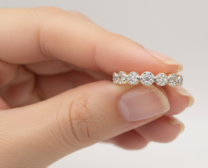 Anillo de Diamantes Redondos de 7 Piedras en Oro para Mujer, Compromiso y Boda - Product Image 3