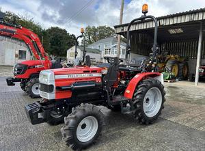 Livraison gratuite VST Fieldtrac 180D tracteur agricole avec chargeur à fixation rapide et godet 4WD 18.5HP moteur Diesel 540 PTO 3 points d'attelage - Product Image 2