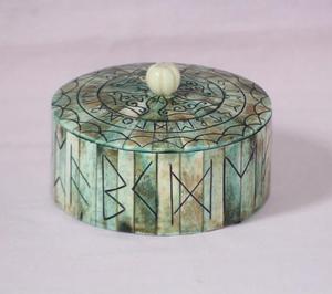 ทำด้วยมือสไตล์ชนบทกล่องเครื่องประดับแกะสลักสีน้ำตาลเข้มสไตล์นอร์ดิกตำนานไวกิ้งอักษรรูนตกแต่งงานฝีมือศิลปะที่ทำจากไม้ - Product Image 6