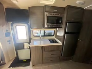 Camping-car de luxe tout-terrain 4x4 avec réfrigérateur pour le camping en camion, la maison mobile et les voyages - Product Image 2