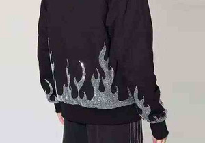 Fabricante profesional Ropa deportiva para hombres Sudaderas con capucha de diamantes de imitación Diseño personalizado Hecho a máquina Capucha de piedras hechas a mano - Product Image 2