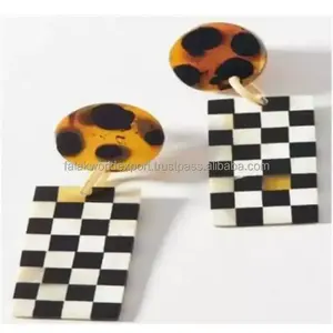 Boucles d'oreilles de mode en résine unique pour femmes de meilleure qualité Utilisation quotidienne et bijoux d'événement pour les filles par Falak World Export - Product Image 2