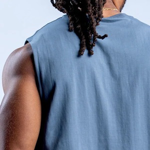 Débardeurs pour hommes en coton gris ardoise surdimensionnés, impression personnalisée OEM en gros, débardeur de sport pour hommes avec épaules tombantes et bras larges - Product Image 5