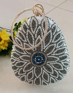 Nueva llegada impresionante hecho a mano en relieve perla pesada trabajo multicolor nupcial noche embrague monedero mujer monedero con brazalete adjunto - Product Image 3