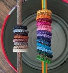 Anillo de acordes de buena calidad con mezcla de piedras preciosas y colores de acordes, anillo de macramé hecho a mano, joyería para regalo de Navidad y anillo de amistad - Product Image 3