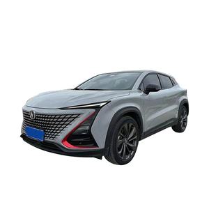 SUV compact automatique abordable à essence, modèles 2023 et 2025 disponibles en options d'occasion, véhicule utilitaire urbain élégant - Product Image 1