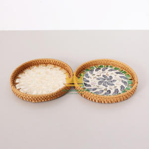 Plateau rond en rotin naturel fait main avec incrustation de nacre Plateau de service décoratif en gros de haute qualité du Vietnam - Product Image 1