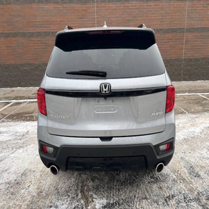 HONDA Passport Elite 2023 d'occasion en excellent état - Product Image 3