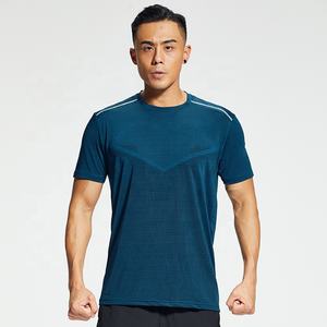 Camiseta de 180g, camiseta de gran tamaño lisa en blanco de algodón 100%, camiseta de talla grande con estampado de logotipo personalizado para hombre - Product Image 1